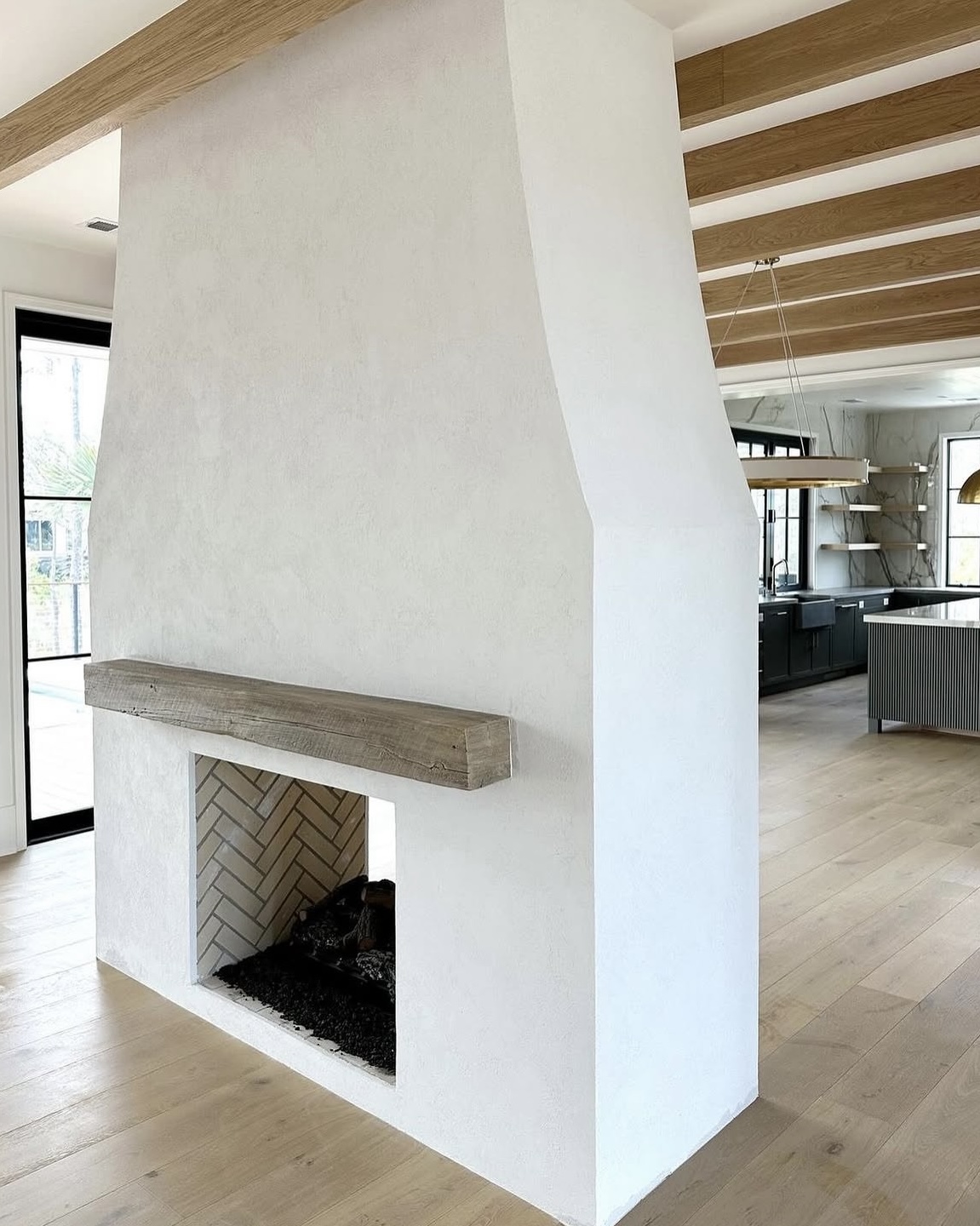 piatto plaster fireplace